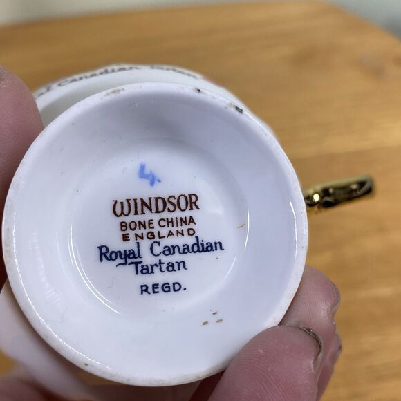 Vintage Windsor Bone China Royal Canadian Tartan Teacup & Saucer Made in England - Picture 13 of 16